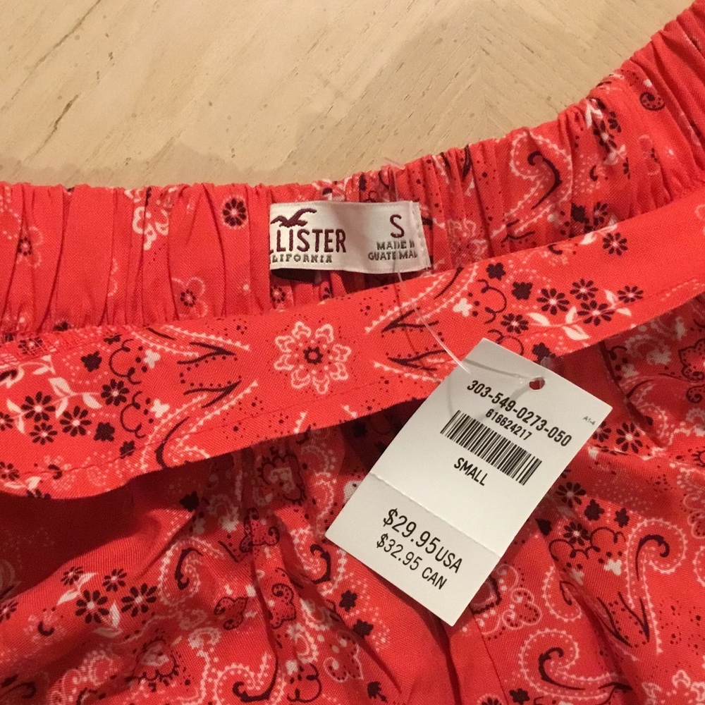 🆕 HOLLISTER Shorts - Picture 2 of 3